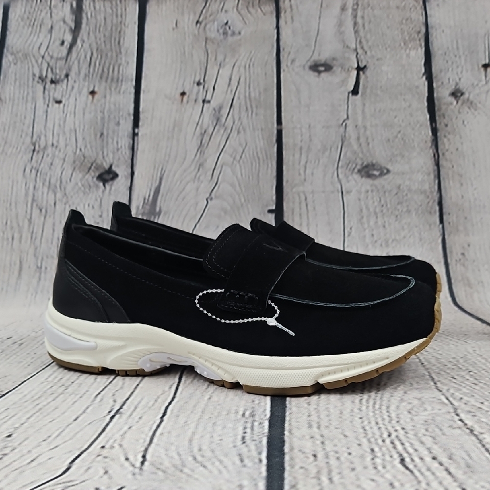 Vionic 23Walk NWOT Women's Black Suede Loafers Comfort Sneakers Size 7.5 WIDE